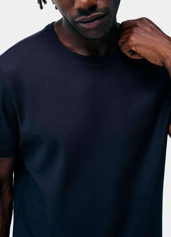 Hering - Camiseta Masculina Texturizada em Algodao Peruano Preto 2