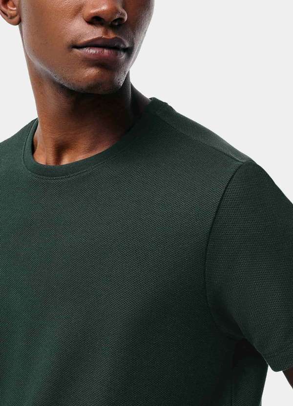 Hering - Camiseta Masculina Texturizada em Algodao Peruano Verde 2