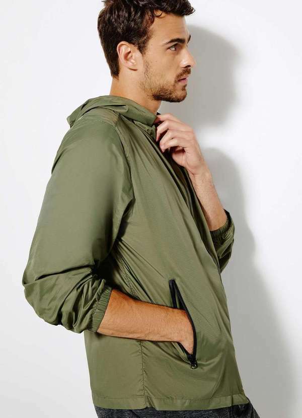 Hering - Jaqueta Esportiva Masculina Corta Vento com Capuz Verde