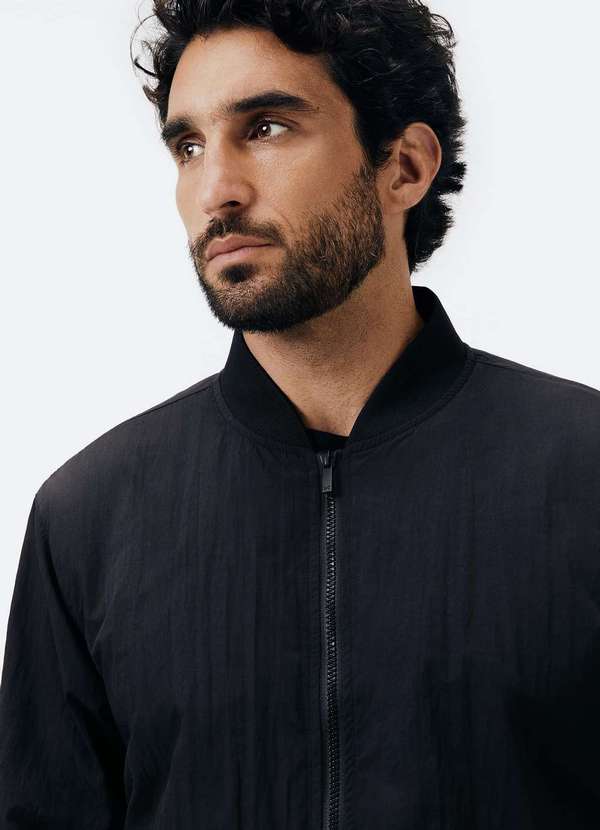 Hering - Jaqueta Masculina Bomber em Nylon Preto 2