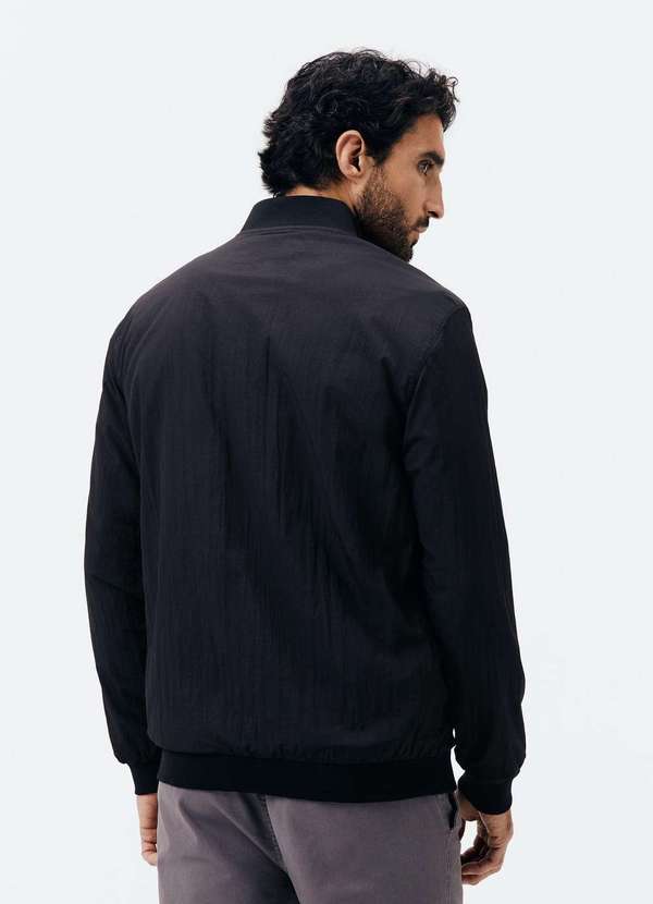 Hering - Jaqueta Masculina Bomber em Nylon Preto 3