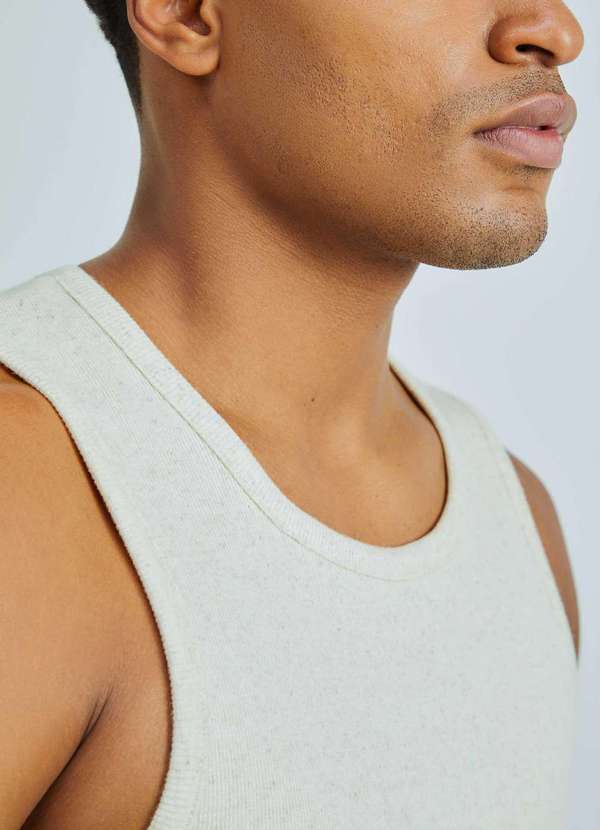 Hering - Regata Masculina Regular em Ribana Canelada Branco 4