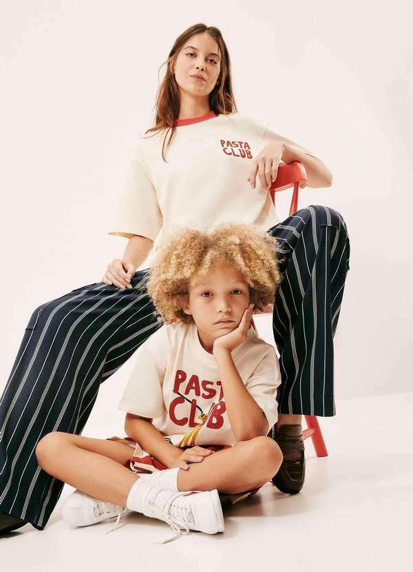Hering - Camiseta Adulto Unissex com Estampa Mini Me Hering Kids e Rena... Branco