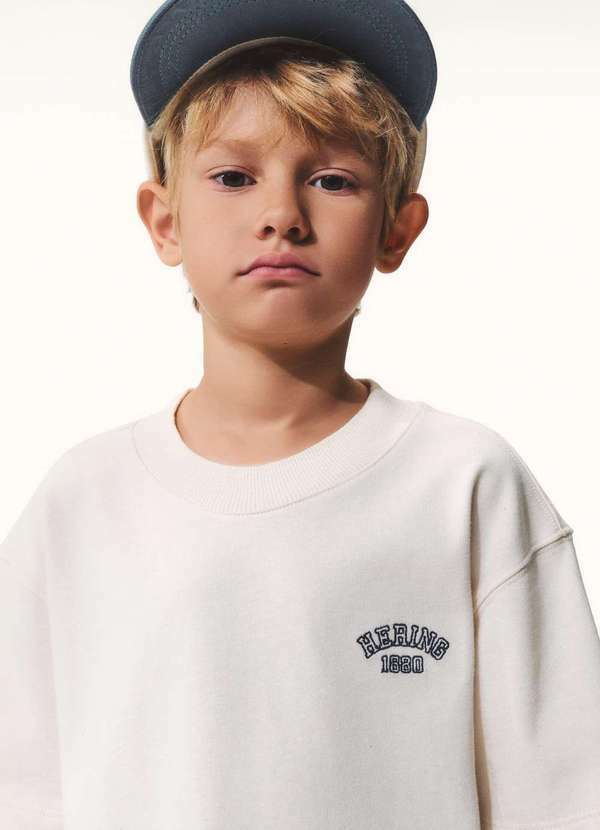 Hering - Camiseta Infantil Menino Oversized Bordada Branco