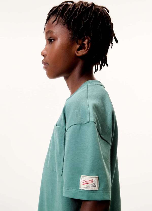 Hering - Camiseta Infantil Menino Oversized com Bolso Verde 4