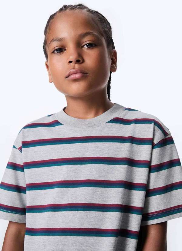 Hering - Camiseta Infantil Oversized em Tecido Fio Tinto Cinza