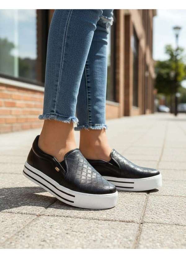 Tênis Casual Feminino Via Marte Slip On Preto Preto Pixole