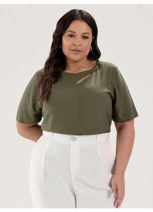 Principessa - Blusa Manga Curta com Gota e Botão Plus Size Verde Musgo Leona - PRINCIPESSA