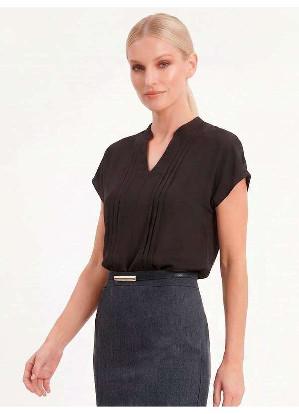 Principessa - Blusa Manga Curta com Pregas em Crepe Preto Neia