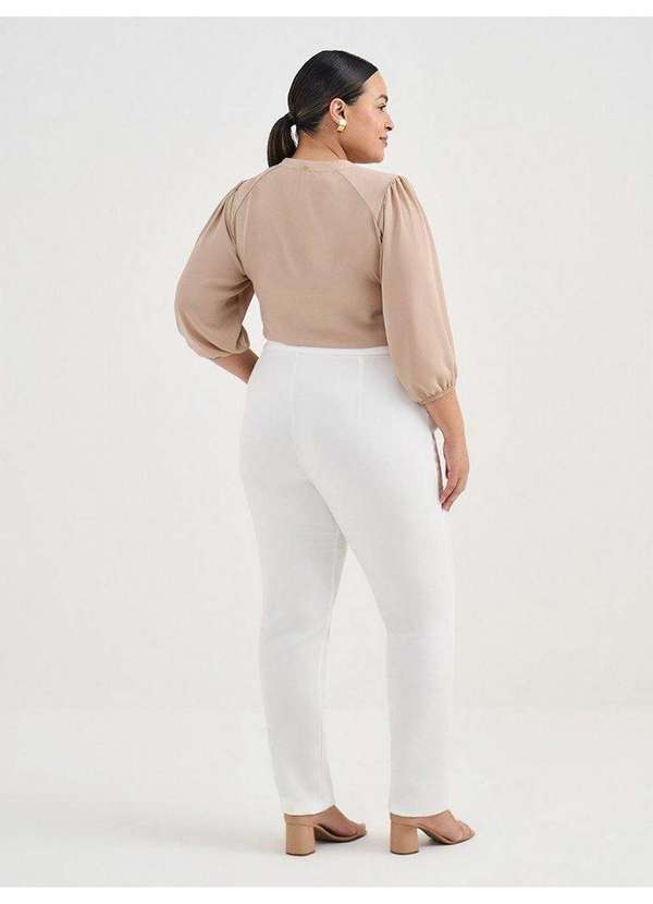 Principessa - Blusa Manga 7/8 em Crepe Plus Size Mocha Mousse Justina 5