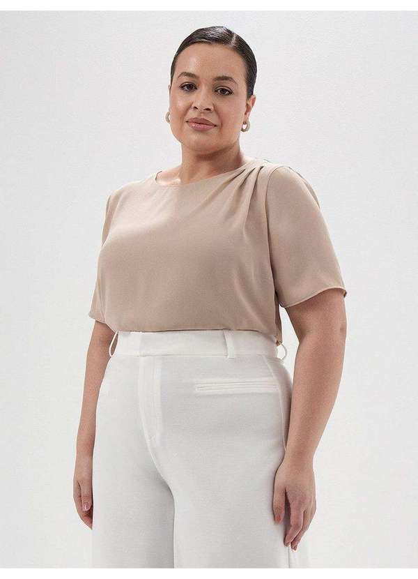 Principessa - Blusa Manga Curta em Crepe Plus Size Nude Lucimata
