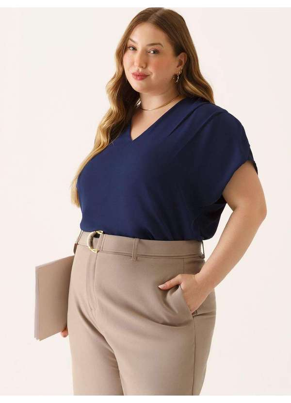 Principessa - Blusa Ombros Deslocados em Crepe Plus Size Marinho Lenira 3