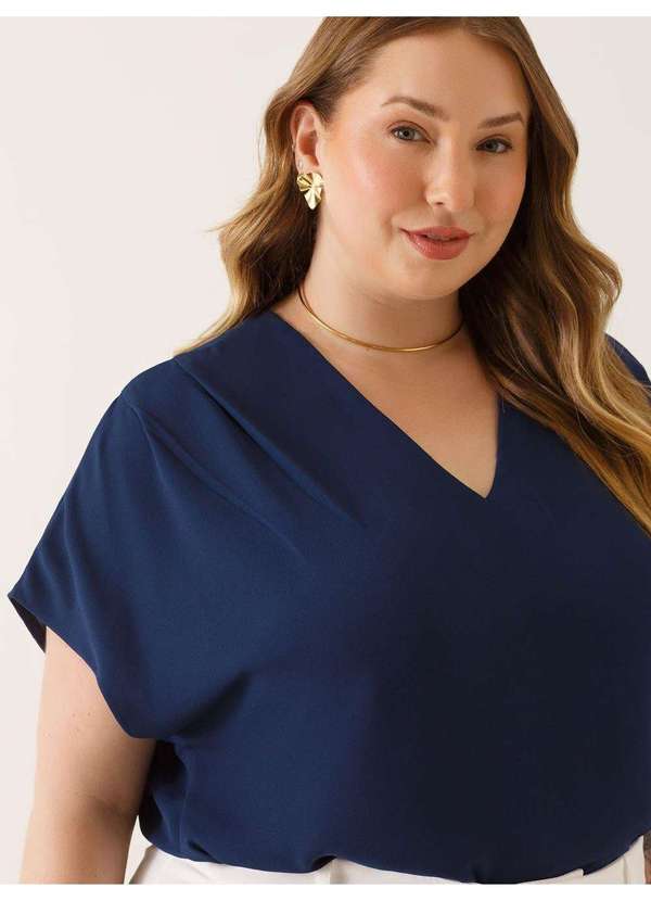 Principessa - Blusa Ombros Deslocados em Crepe Plus Size Marinho Lenira 4