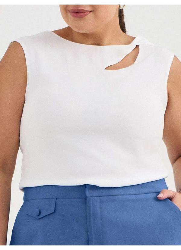 Principessa - Blusa sem Manga de Crepe Plus Size Off White Ione 3