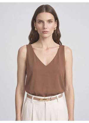 Principessa - Regata Feminina em Crepe Decote V Mocha Mousse Lucia - PRINCIPESSA