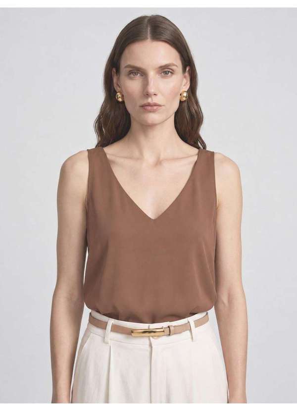 Principessa - Regata Feminina em Crepe Decote V Mocha Mousse Lucia