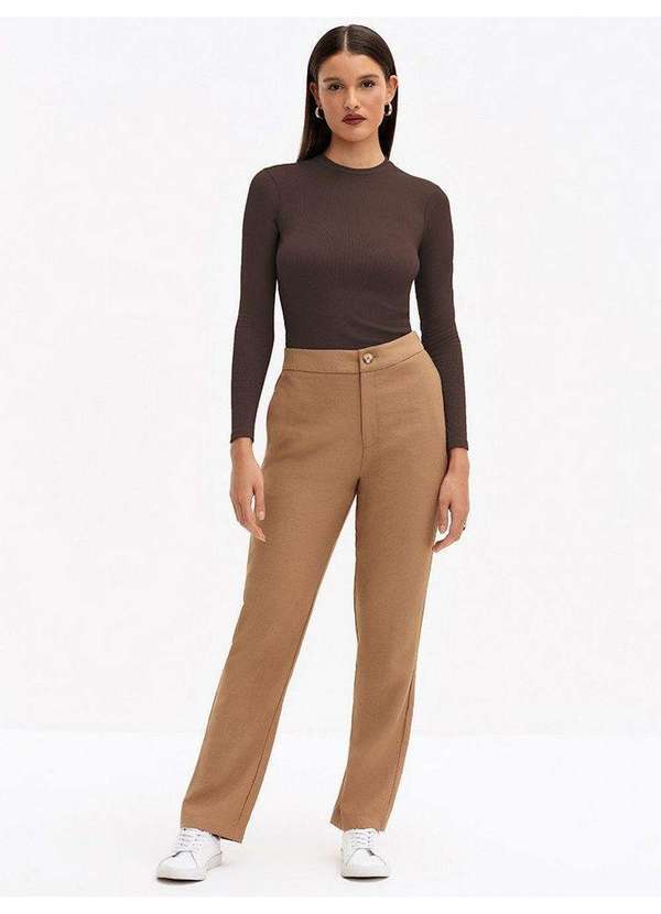 Principessa - Calça Reta Regular de Alfaiataria Mocha Mousse Duda