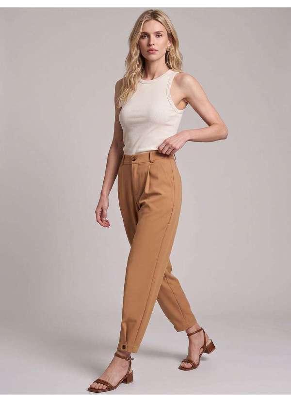 Principessa - Calça Cenoura em Crepe Camel Anabella