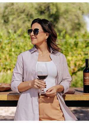 Principessa - Camisa Oversized Listrada Mocha Mousse e Off White Tauana - PRINCIPESSA