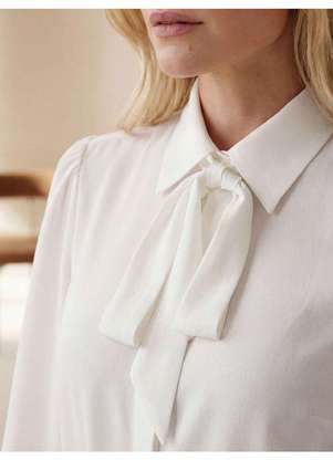 Principessa - Camisa com Faixa Laço em Crepe Off White Lucineide - PRINCIPESSA