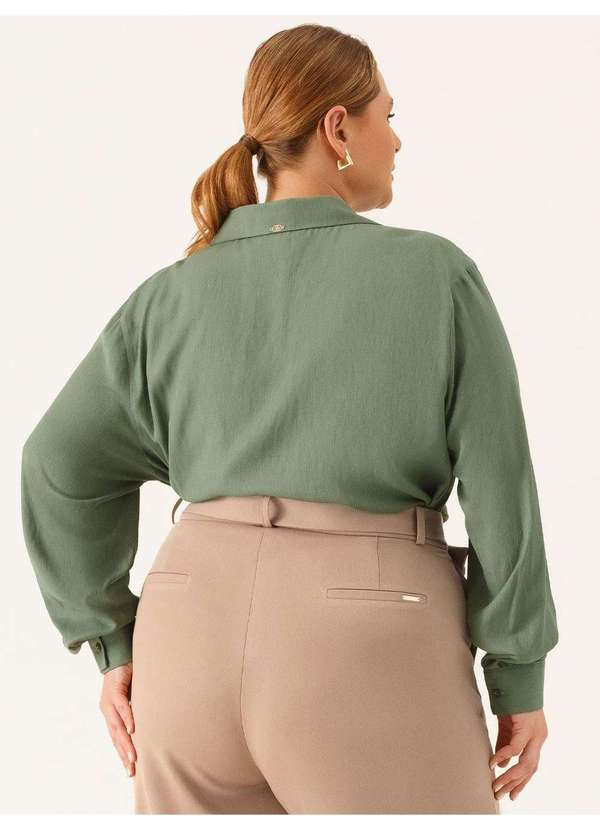 Principessa - Camisa Manga Longa Regular em Viscose Plus Size Verde Lisandra 4