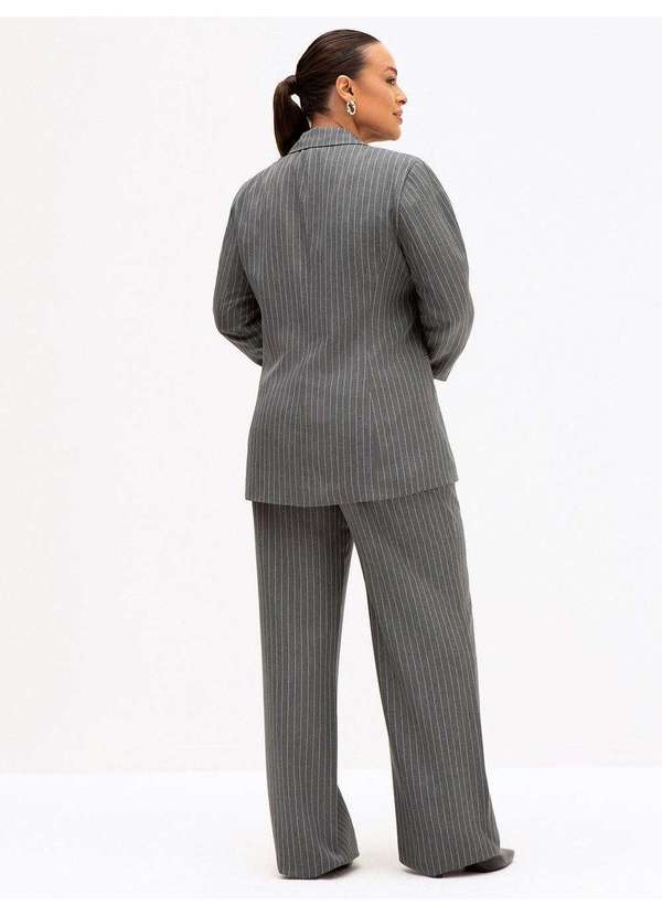 Principessa - Blazer Intermediario em Alfaiataria Plus Size Risca de Giz Inaya 6