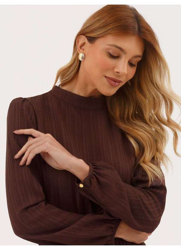 Principessa - Vestido Manga Longa em Crepe Texturizado Marrom Esilda 2