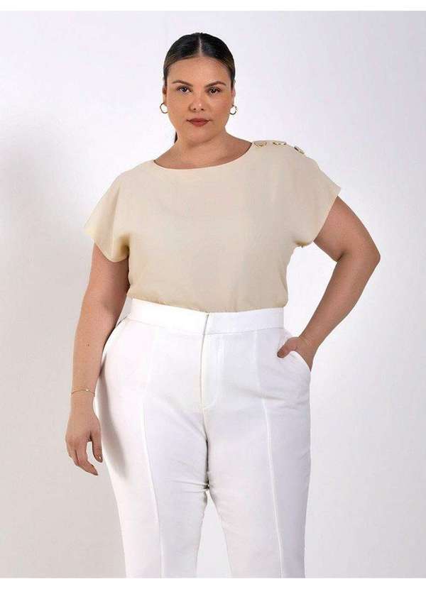 Principessa - Blusa com Decote Canoa Plus Size Mocha Mousse Niceia