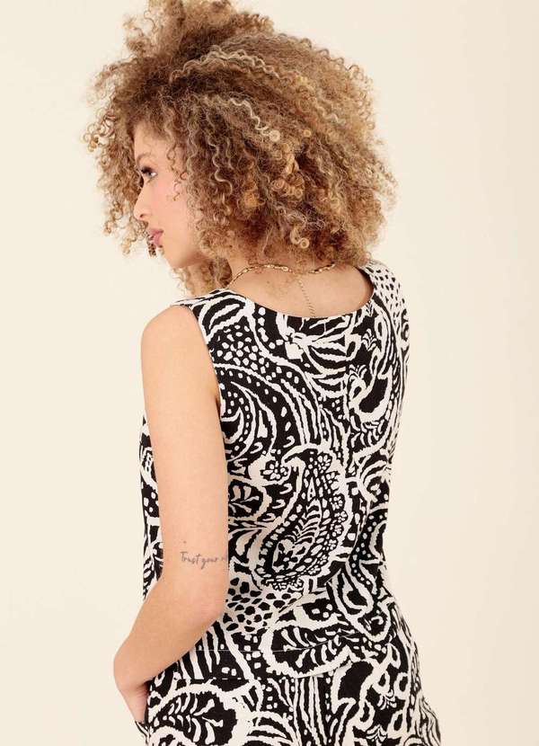 Pop Me - Blusa em Linho sem Manga com Decote V Preto 2