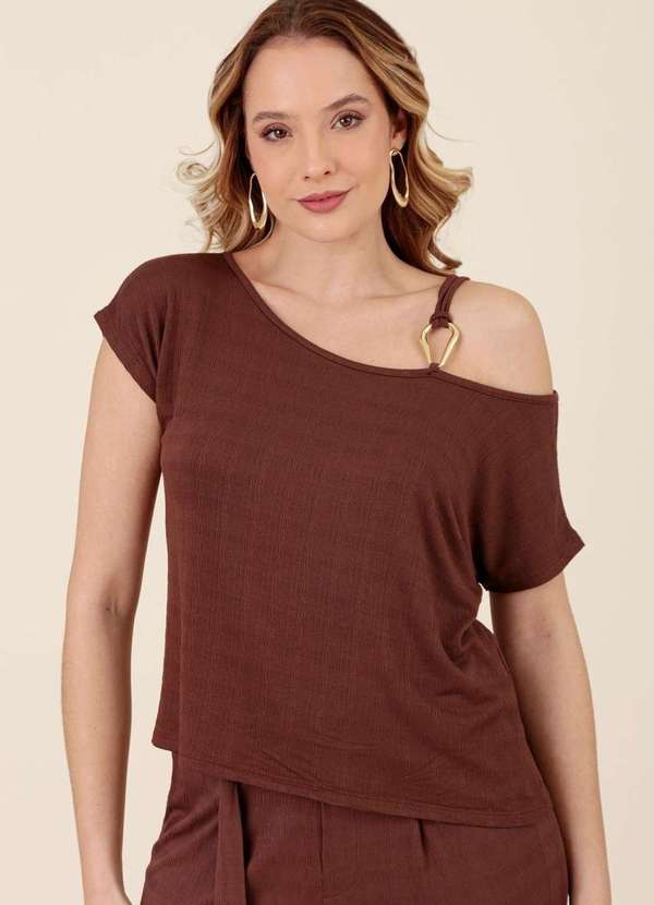 Pop Me - Blusa em Malha Texturizada Manga Curta Ombro Argola Marrom