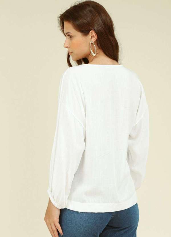 Pop Me - Blusa em Viscolinho com Abertura Decote Manga 7/8 Branco 2