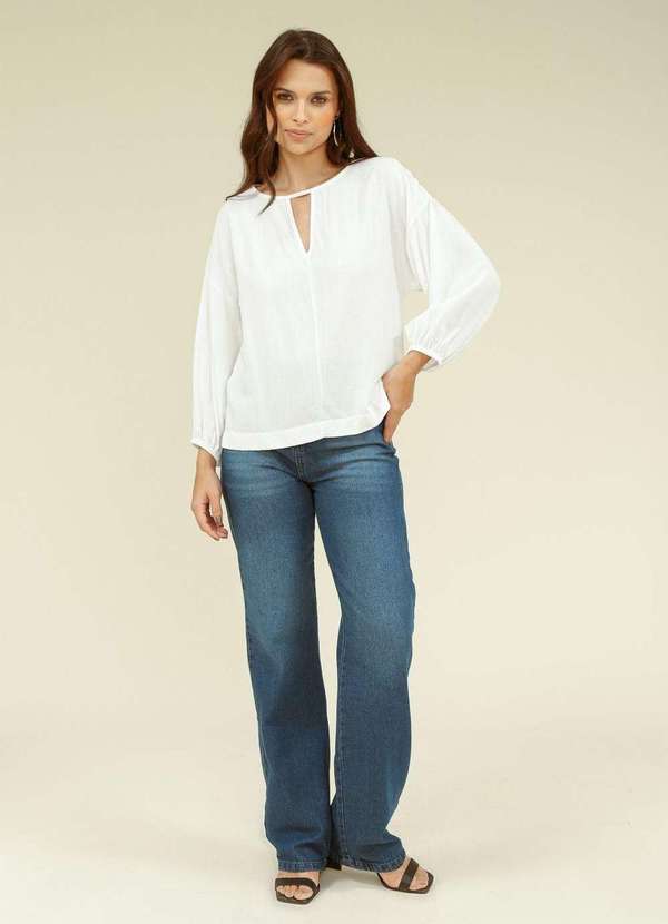 Pop Me - Blusa em Viscolinho com Abertura Decote Manga 7/8 Branco 4