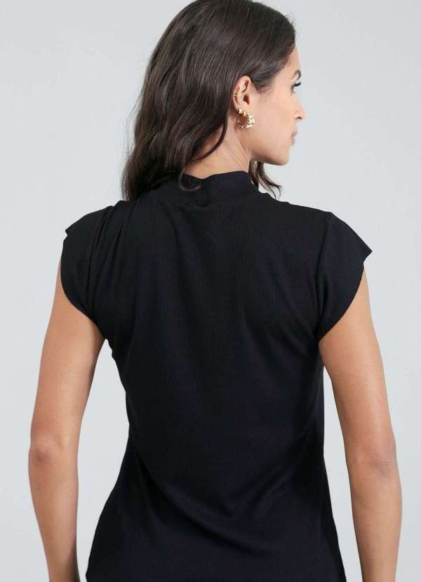 Pop Me - Blusa Manga Curta com Gola Alta em Malha Canelada Preto 2