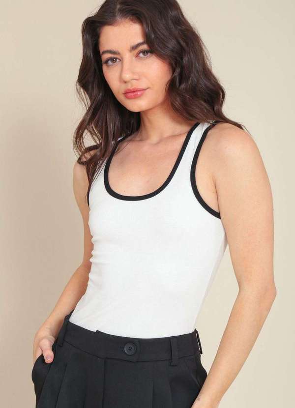 Pop Me - Blusa Regata em Ribana com Vies Bicolor e Decote U Branco