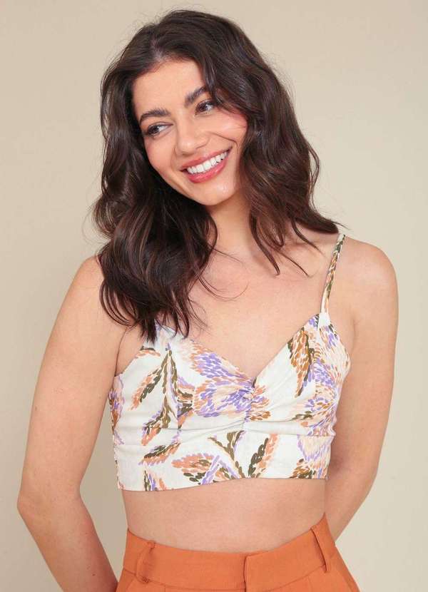 Pop Me - Cropped Alca com Recorte em Viscose Estampada Jardim Secreto Bege