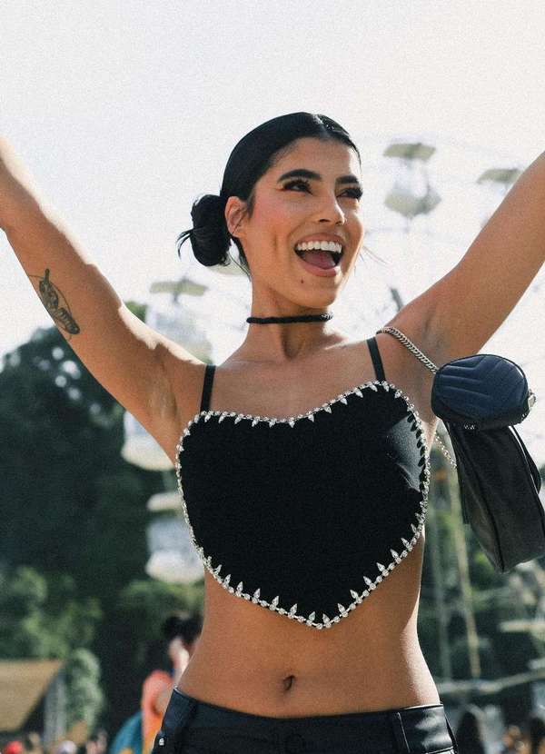 Pop Me - Cropped Crepe Alca Coracao Aplicacao Preto 2