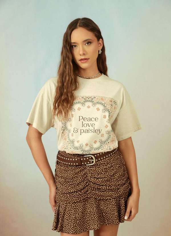 Pop Me - T-Shirt Oversized em Meia Malha Estonada Paisley Bege