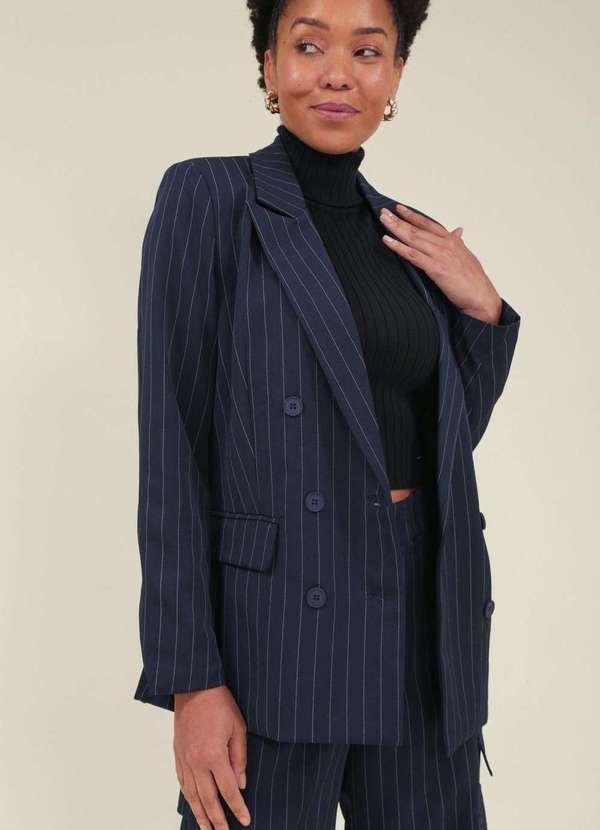 Pop Me - Blazer Alfaiataria Risca de Giz com Transpasse e Botoes Azul