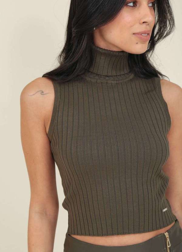 Pop Me - Blusa Tricot Canelado sem Manga Gola Alta Verde 1