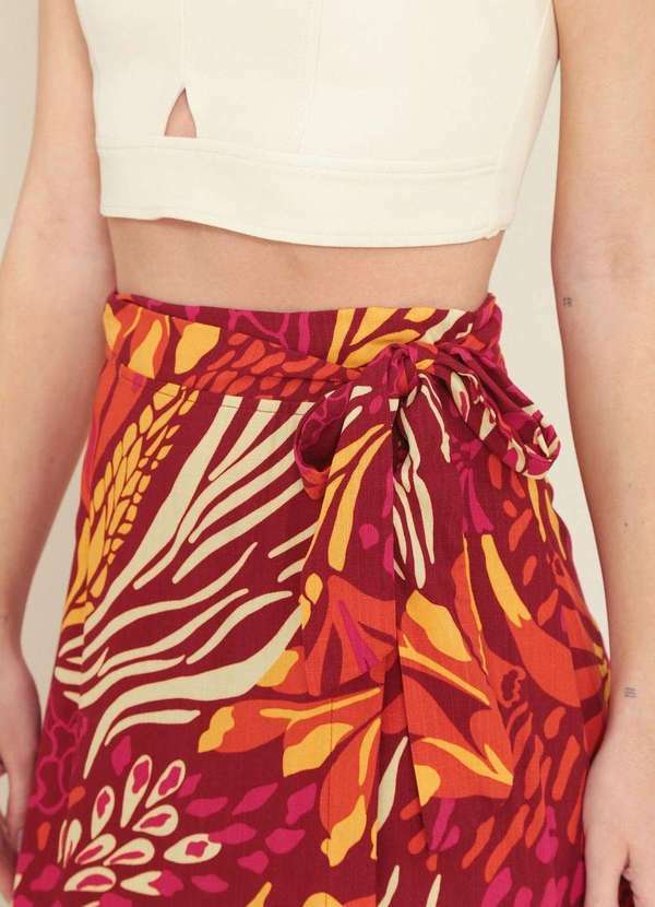 Pop Me - Saia Envelope Midi em Viscose com Transpasse e Faixa Estampa F... Vermelho 5