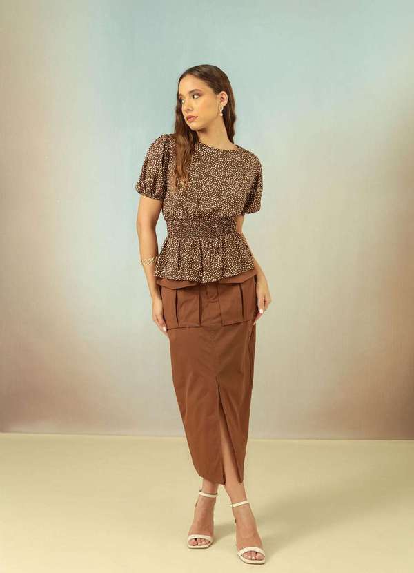 Pop Me - Saia Midi em Alfaiataria Sarja com Bolso Frontal Marrom