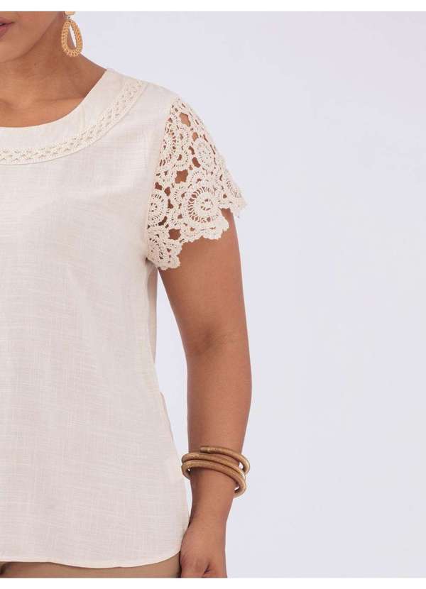 Susie Modas - Blusa Bordada Gola e Ombro Bege 2
