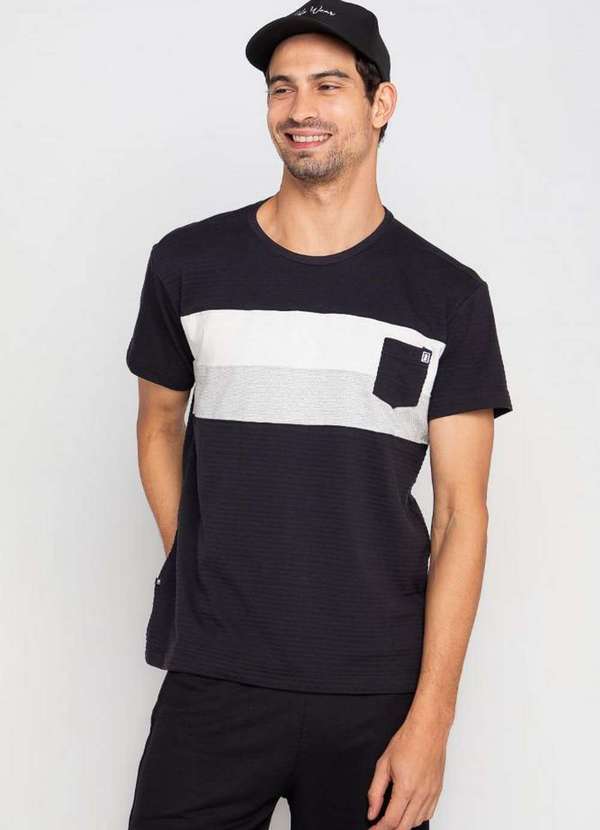 Polo Wear - Camiseta Masculina Malha com Bolso Polo Wear Preto Preto