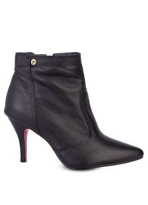 Andrea Vinci Bota de Couro Cano Curto com Salto Fino 6583 Preta