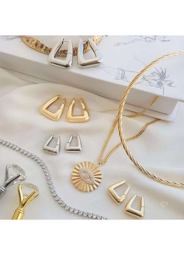 Piuka - Brinco Argola Triangular Emily G Folheado em Rodio Branco Prata 3