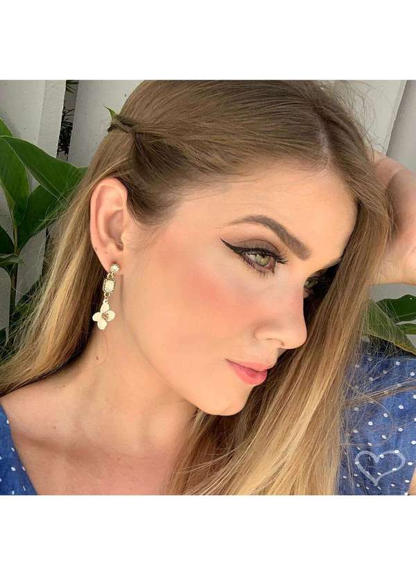 Piuka - Brinco de Flor Acacia Off White Strass White Opal Transparente 2