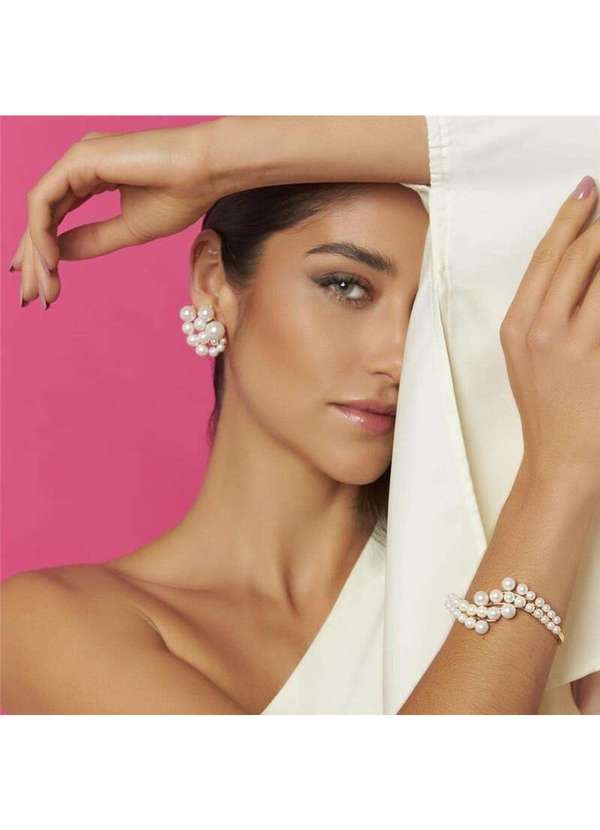 Mônica Rizzi - Brinco Curvo com Perola Shell Banhado em Ouro Dourado 2