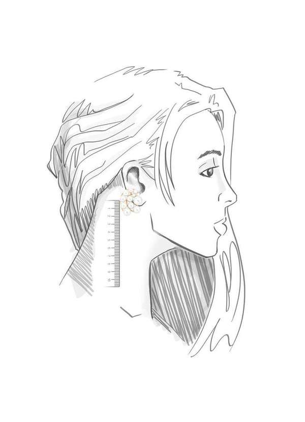 Mônica Rizzi - Brinco Curvo com Perola Shell Banhado em Ouro Dourado 3