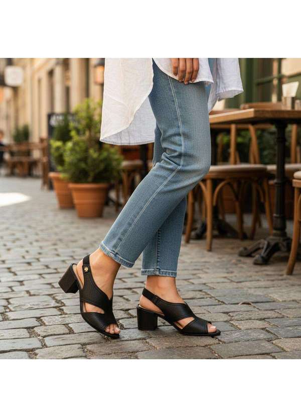 Modare - Sandália Feminina Salto Grosso Modare 7109481 Preto 2