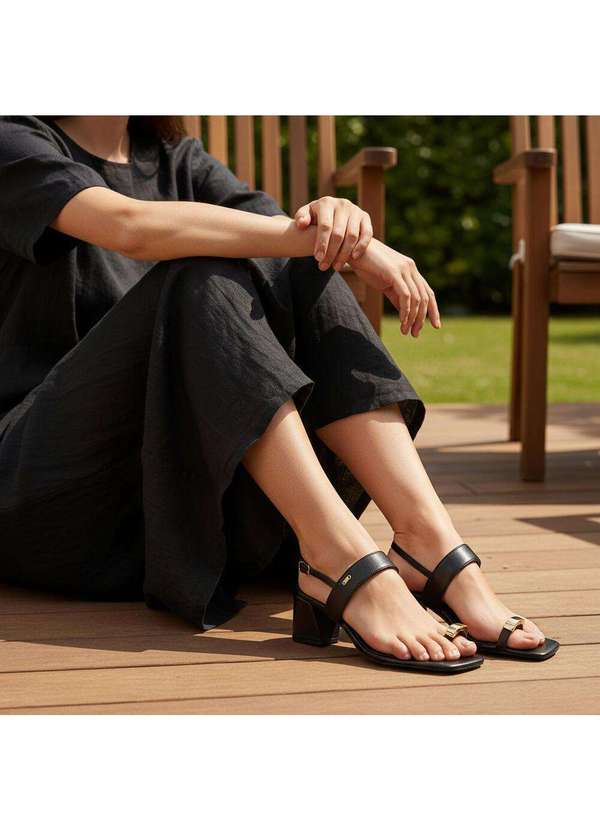 Via Marte - Sandália Feminina Salto Grosso Via Marte 264007 Preto 2